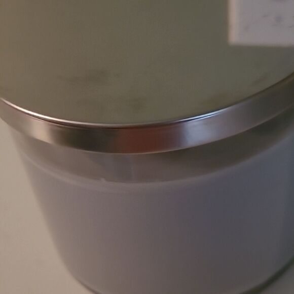 Soft Cashmere Scented Candle - Gray - Picture 2 of 5